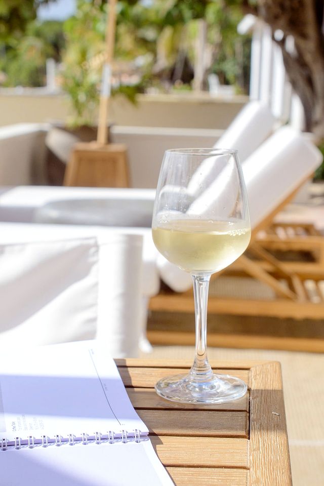 Coral Glamping Cabin – Elegant Seaside Escape in English Harbour, Saint Paul