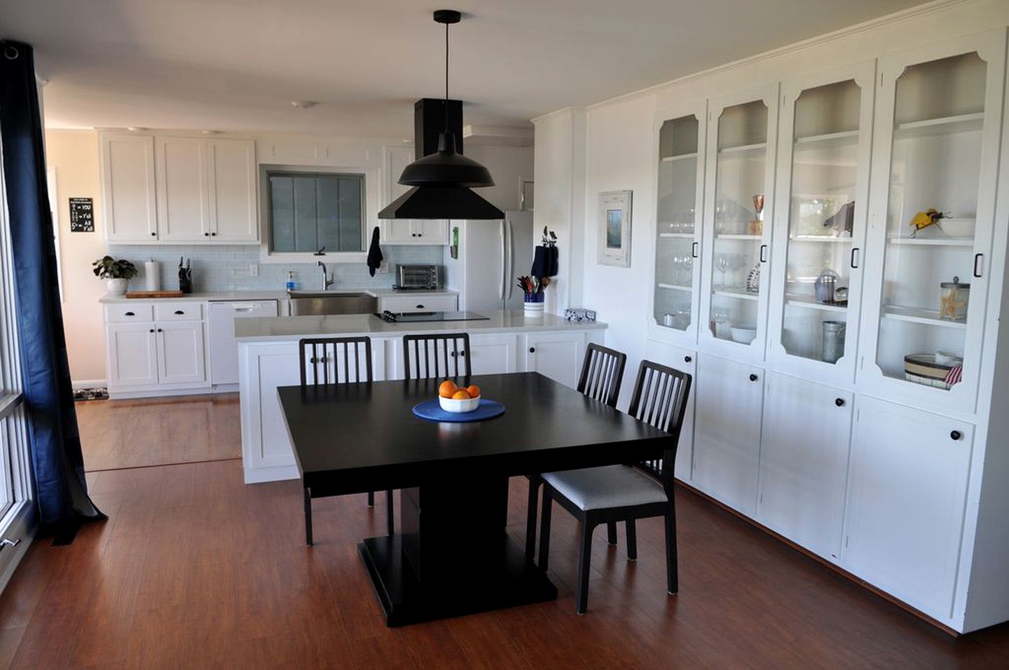 Lakeside Cabin Rental with a Hot Tub Perfect for a Vacation in Arkansas