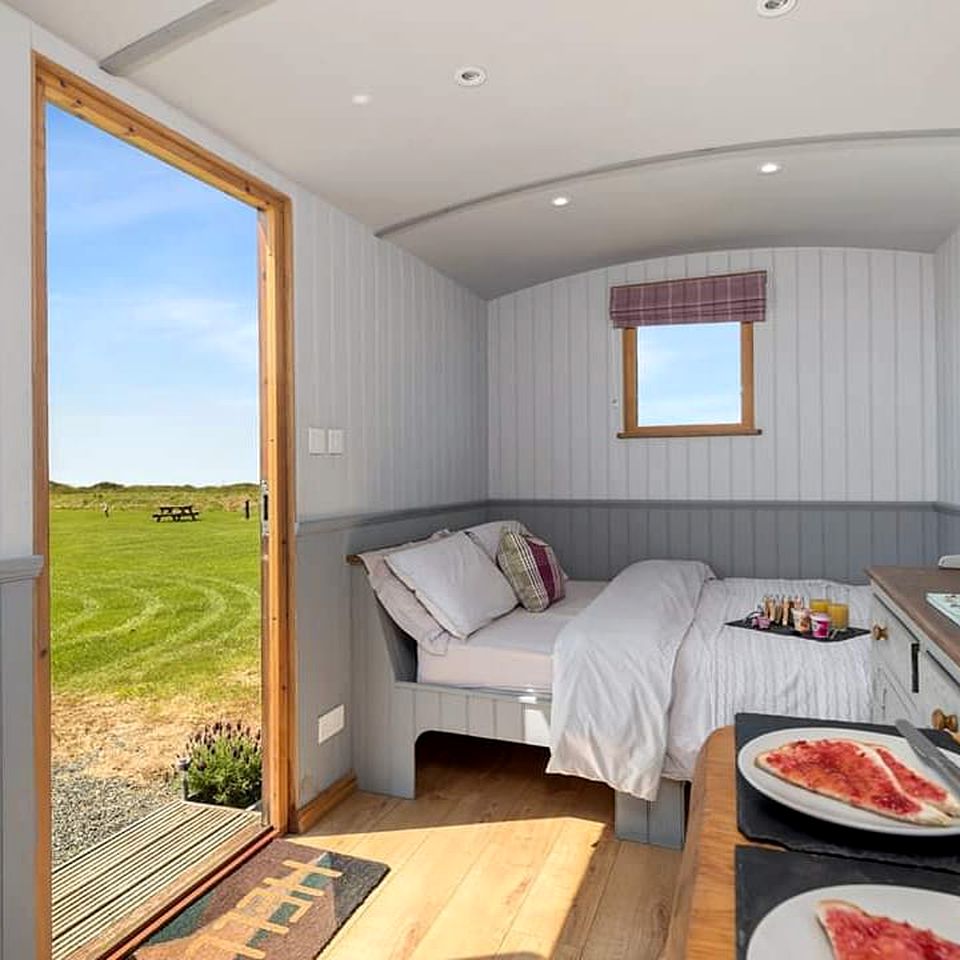 Beautiful Shepherd's Hut Rental Ideal for Glamping in Pembrokeshire