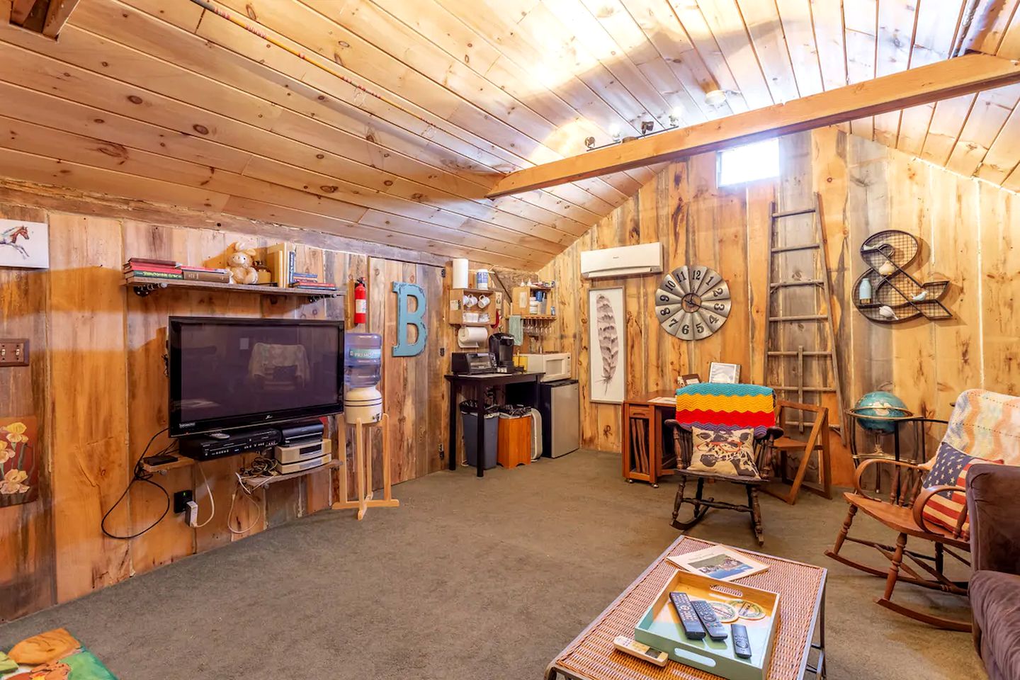 Lovely Barn Loft for Glamping in Connecticut
