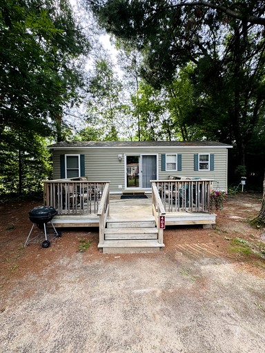 Quaint Cozy Cabin Well Equipped in Wisconsin Dells | Cabins (Wisconsin Dells, Wisconsin, United States of America)