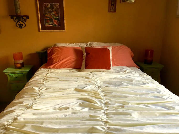 Cottages (Yucca Valley, California, United States of America)