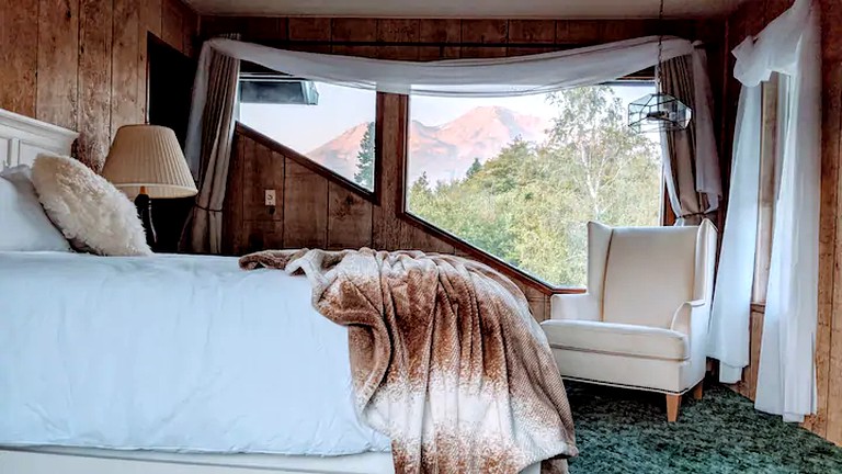 Cabins (Mount Shasta, California, United States of America)