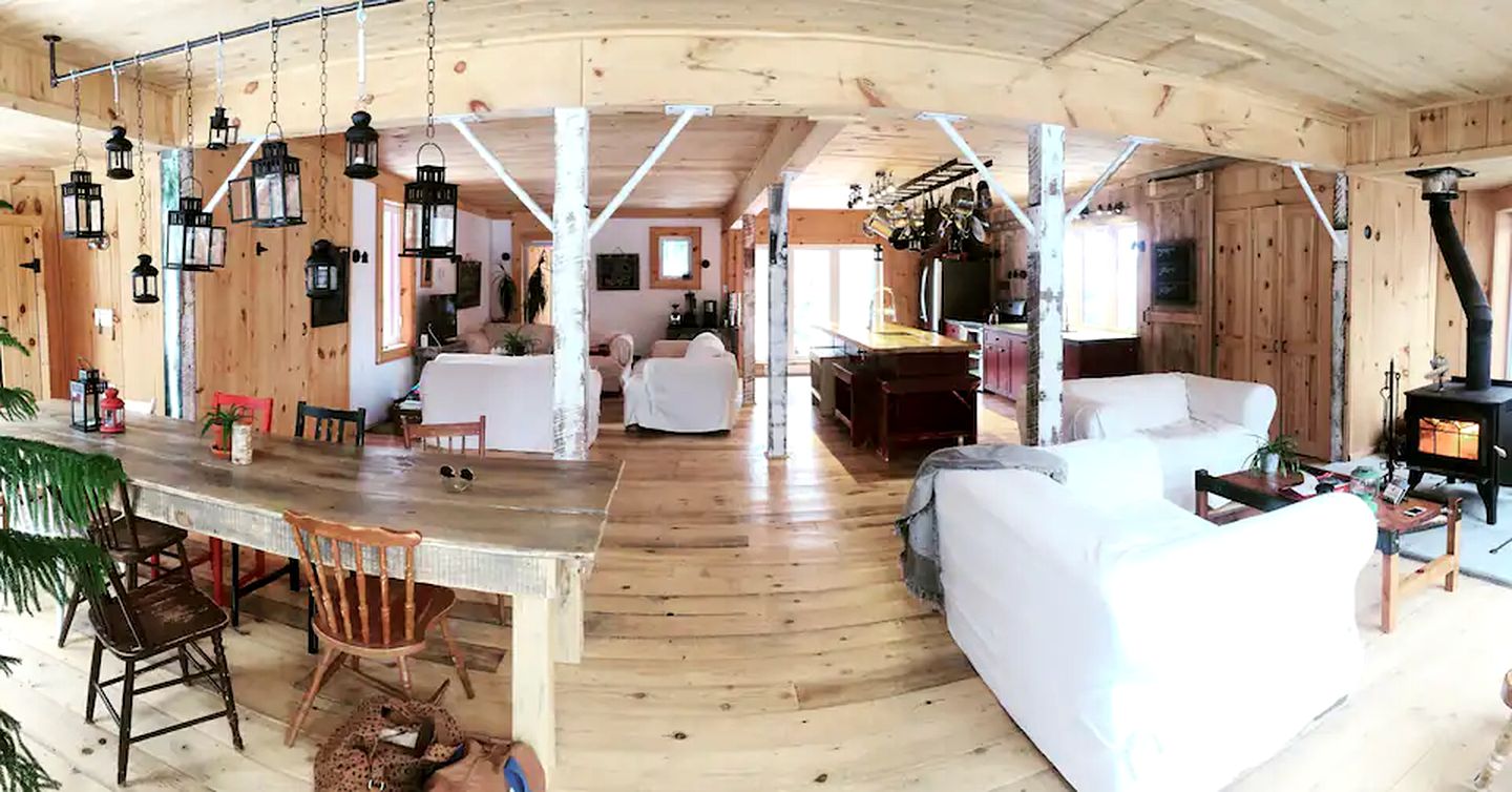 Peaceful Couples Room Rental in the Mountains Perfect for a Romantic Getaway in Ontario