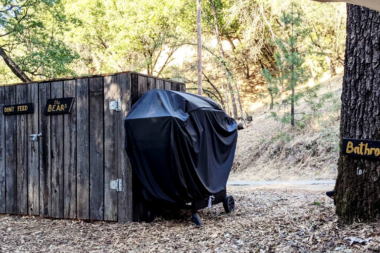 Bell Tents (El Dorado, California, United States of America)