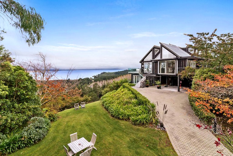 This luxury Lake Taupo accommodation is the ultimate holiday retreat in New Zealand.