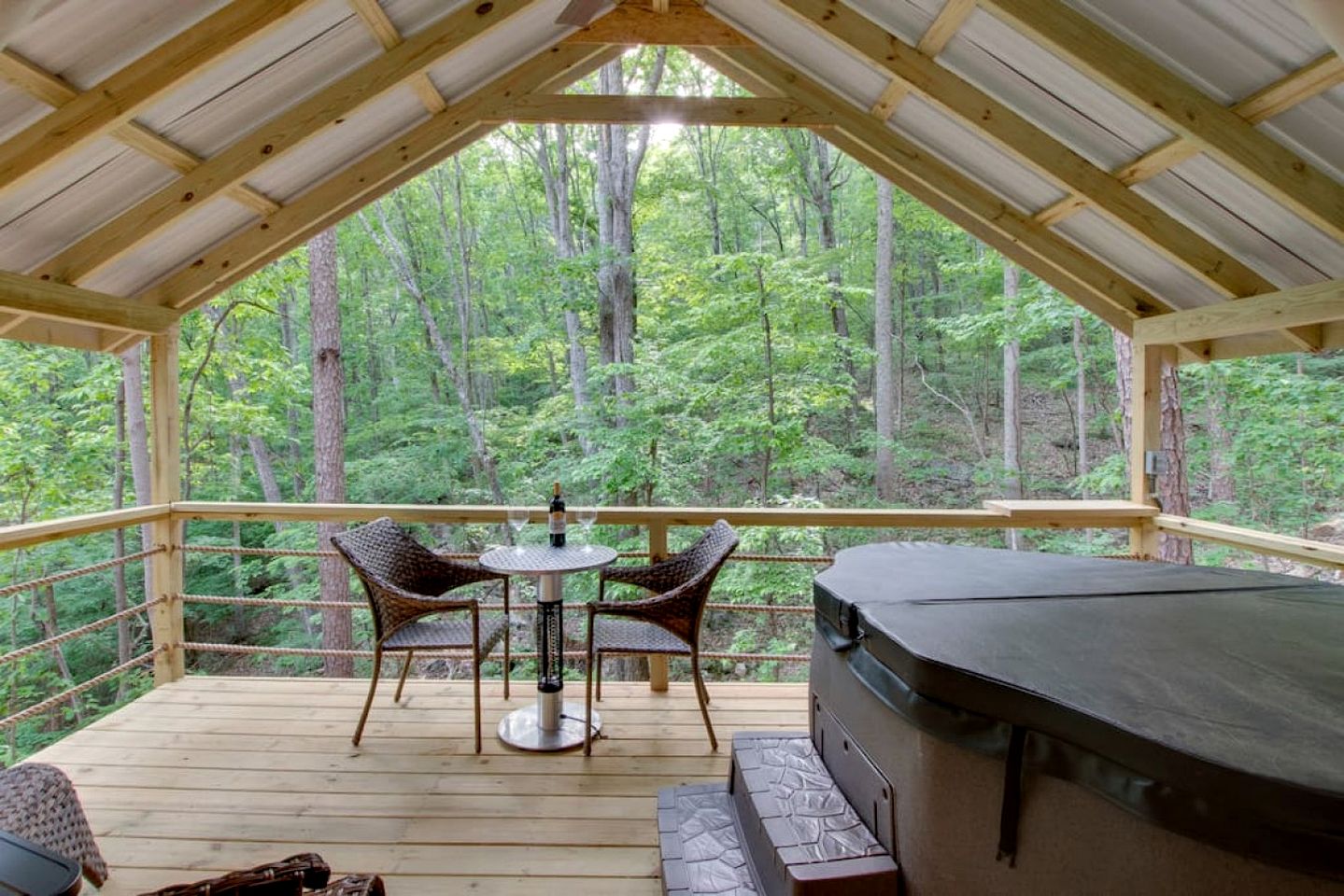 Gorgeous Tented Cabin and Sauna and Hot-tub in Scottsboro, Alabama