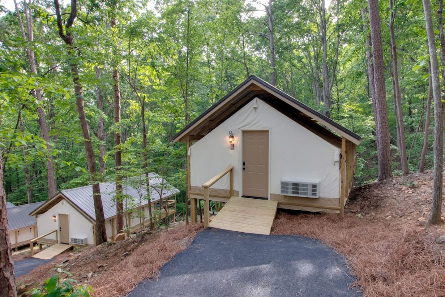 Gorgeous Tented Cabin and Sauna and Hot-tub in Scottsboro, Alabama
