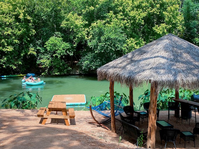 Vacation Rentals (United States of America, Kingsbury, Texas)