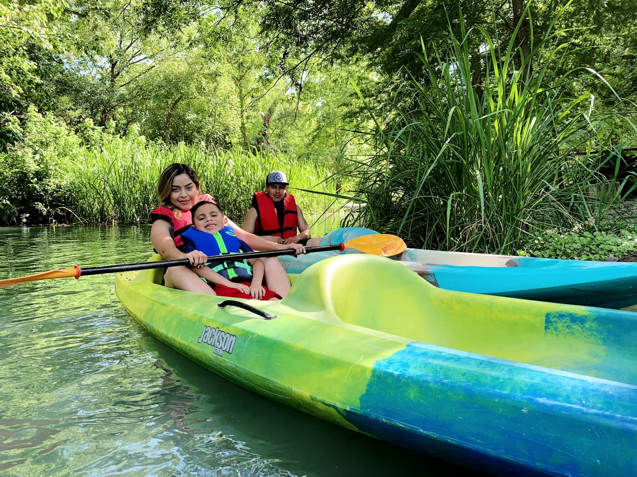 Aquatic Retreat: Waterfront Tented Cabin with Full Amenities for Water Lovers in Cibolo, TX