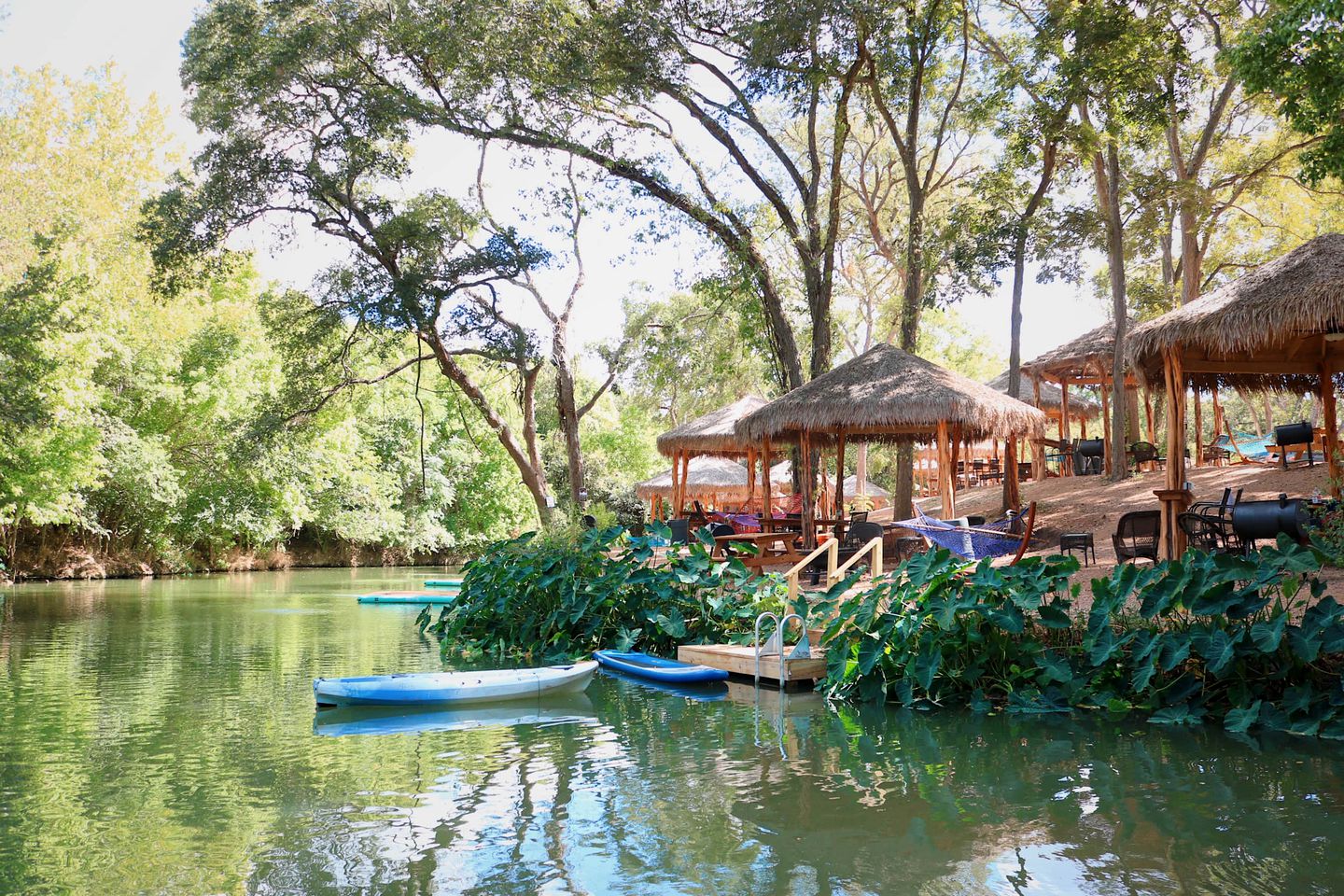 Aquatic Retreat: Waterfront Tented Cabin with Full Amenities for Water Lovers in Cibolo, TX