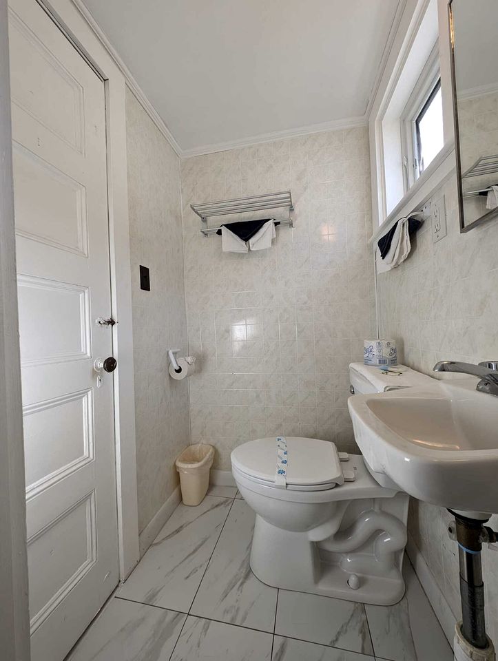 Cozy Oceanfront Retreat for a Quiet Getaway in North Truro, Massachusetts