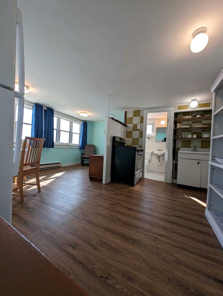 Cozy Oceanfront Retreat for a Quiet Getaway in North Truro, Massachusetts