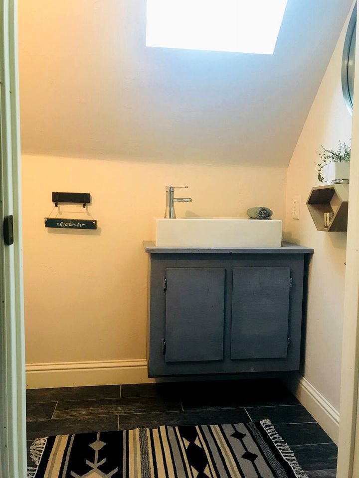 Charming Cabin Rental with a Hot Tub Ideal for a Weekend Getaway from San Francisco