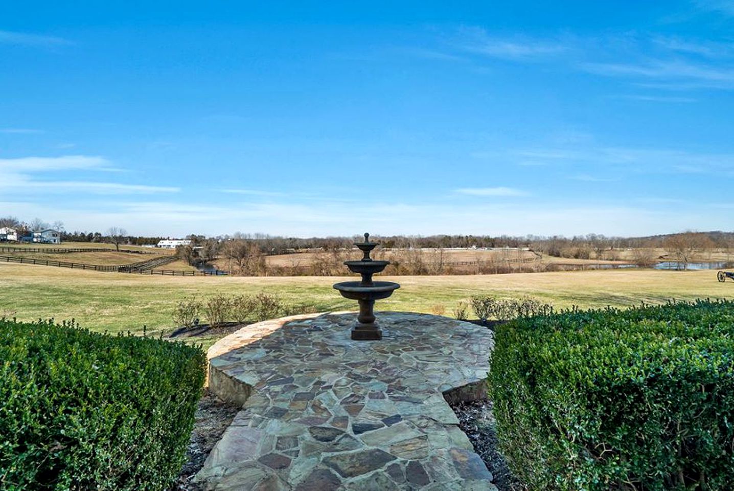 Cottage with Pool Remington, Virginia Glamping Hub