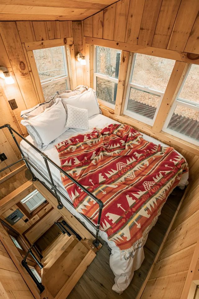 Magical Connecticut Tree House on a Working Farm
