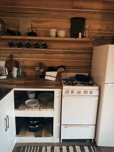 Cabins (Florissant, Colorado, United States of America)