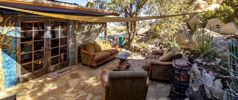 Cottages (Yucca Valley, California, United States of America)