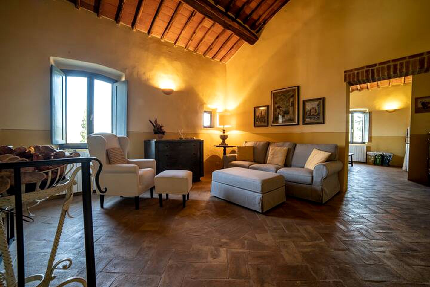 Gorgeous Tuscany Vacation Rental with a Pool and Jacuzzi in Siena, Italy