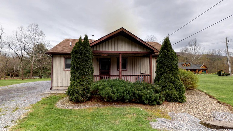 Cabins (Gaines, Pennsylvania, United States of America)