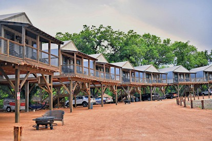 Family Escape by the Water: Fully Equipped Waterfront Tented Cabin Getaway in Cibolo, TX