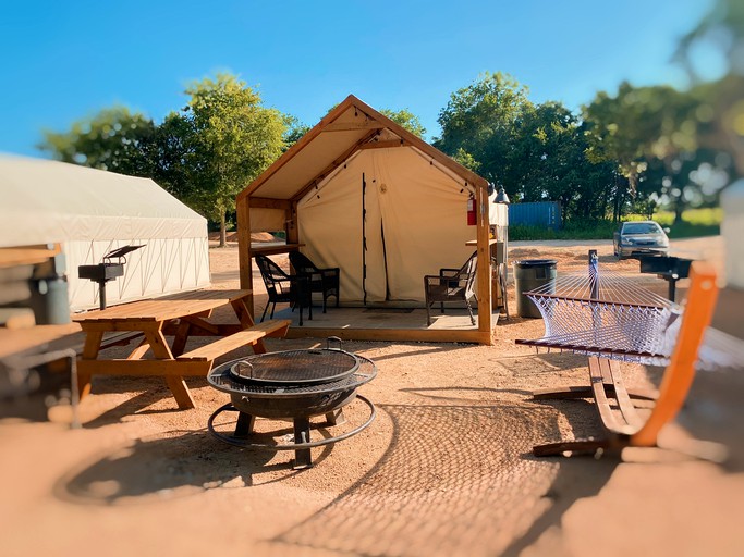 Vacation Rentals (United States of America, Kingsbury, Texas)