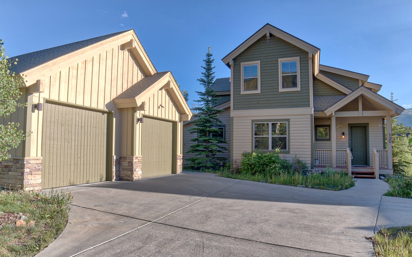 Regal Breckenridge Cabin with a Hot Tub