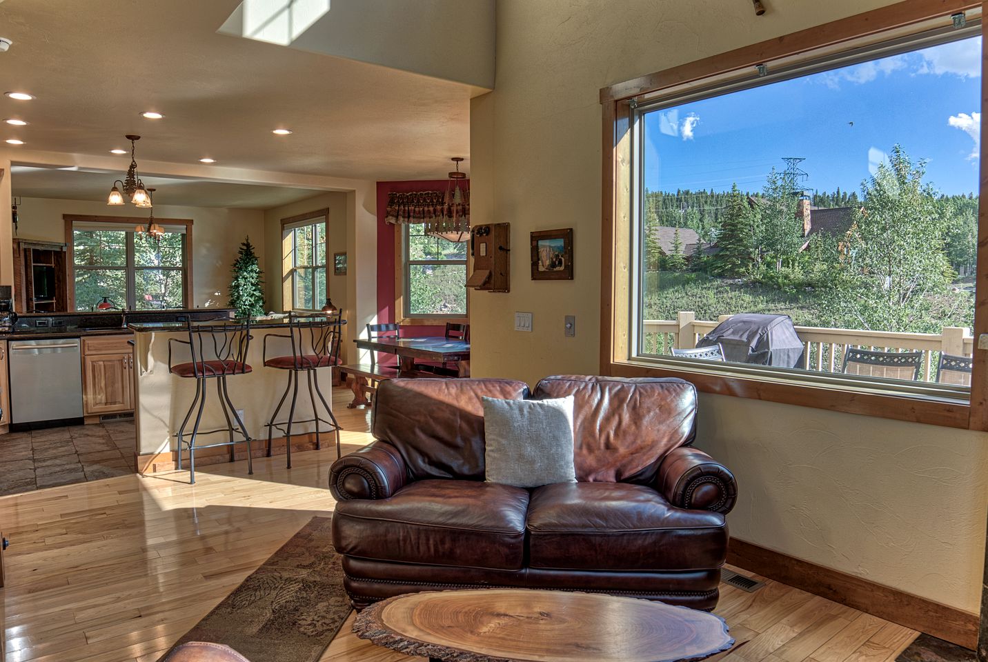 Regal Breckenridge Cabin with a Hot Tub