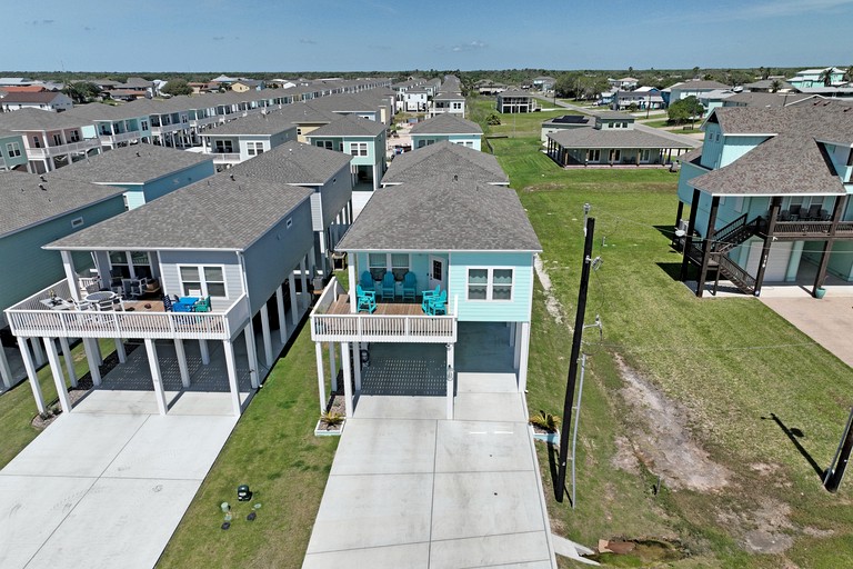 Incredible Waterfront Beach House with Swimming Pool in Rockport, Texas