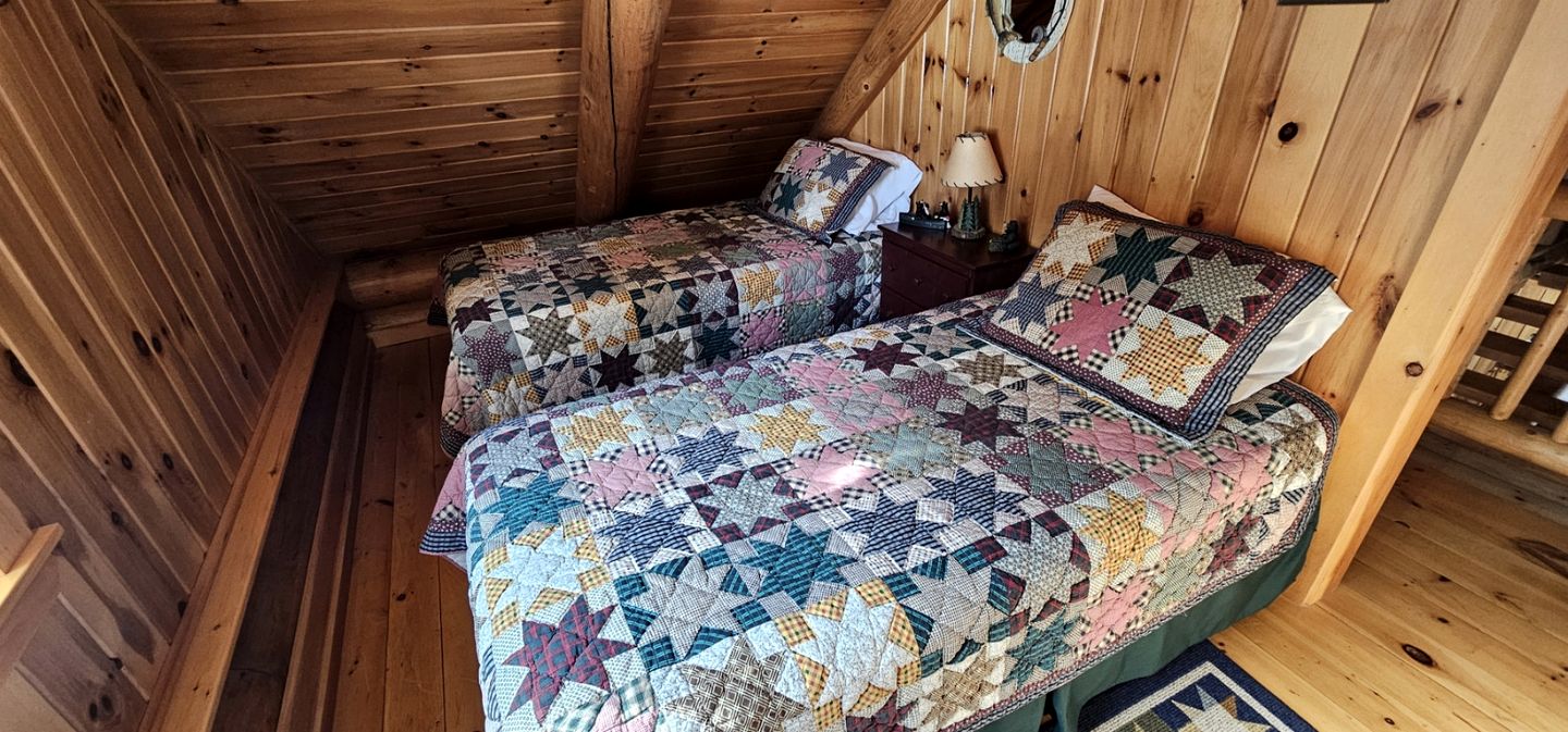 Exquisite Waterfront Log Cabin Haven Near Moosehead Lake, Maine