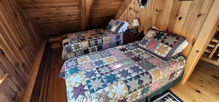 Log Cabins (United States of America, Rockwood, Maine)
