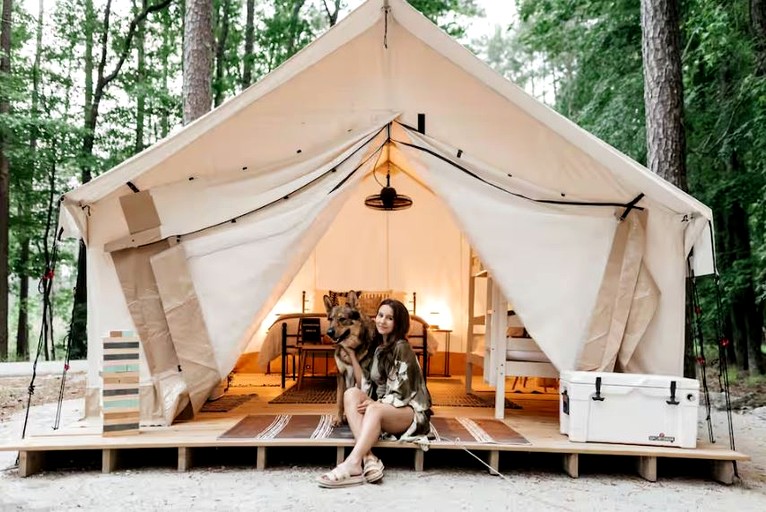 Georgia Glamping Getaways in this Luxury Safari Tent Rental in the Heart of Nature | Safari Tents (Helen, Georgia, United States of America)