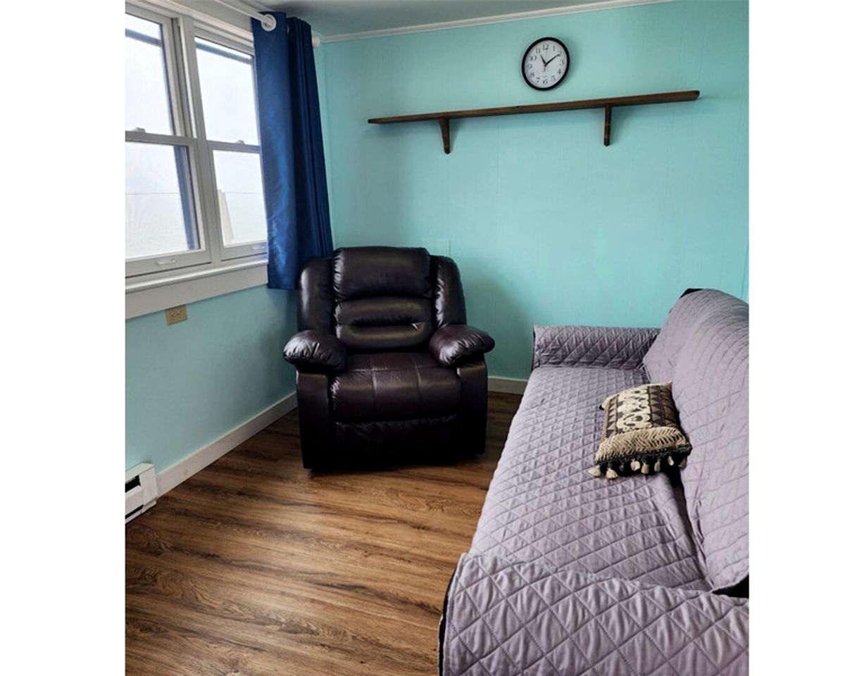 Intimate Seaside Stay with Sunset Views in North Truro, Massachusetts