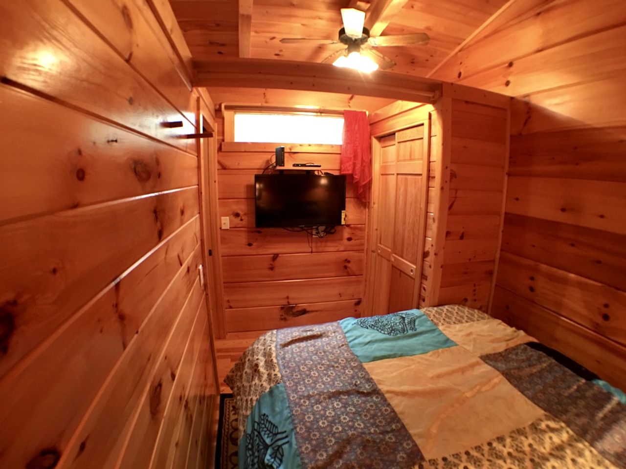 Gypsy Cottage Near the Smokies #13 Esmeralda in Sevierville