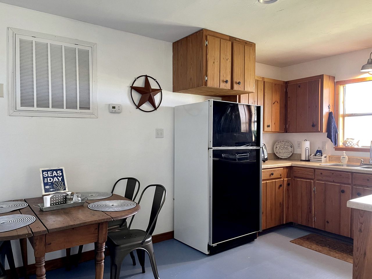 Idyllic Cabin with a Fire Pit Perfect for a Weekend Getaway from Houston