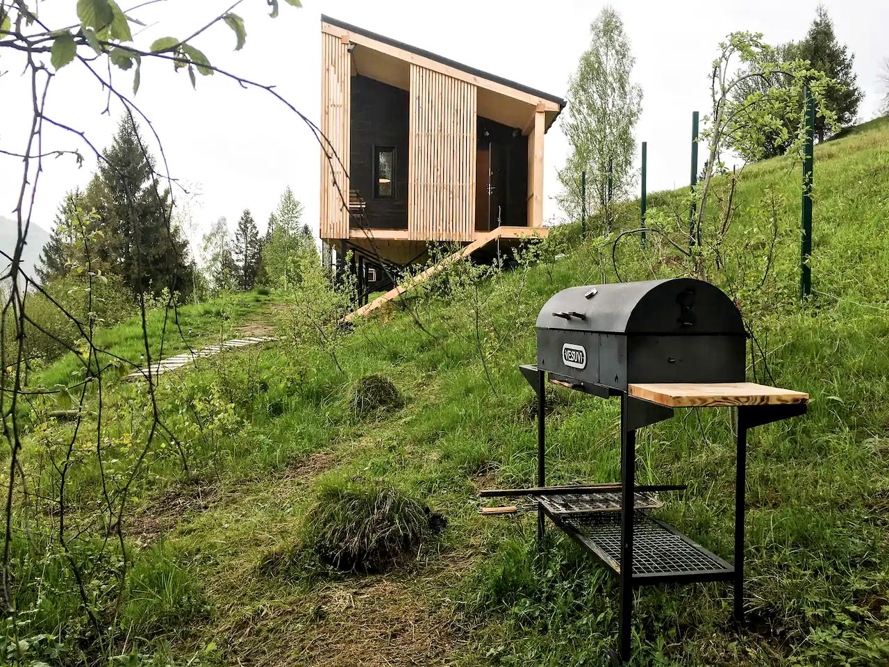 Eco-Friendly Tiny House Rental Perfect for a Peaceful Ukraine Holiday