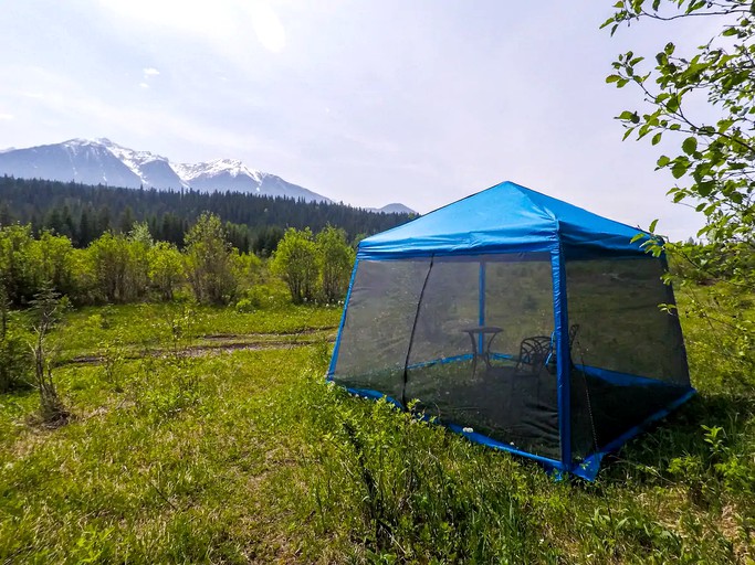 Tiny Houses (Golden, British Columbia, Canada)