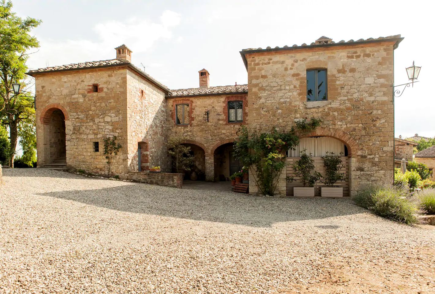 Gorgeous Tuscany Vacation Rental with a Pool and Jacuzzi