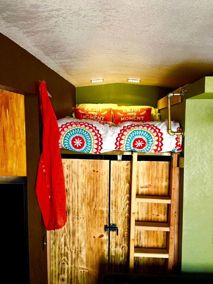 Impressive Retreat with a Private Pool and Hot Tub for a Joshua Tree Getaway