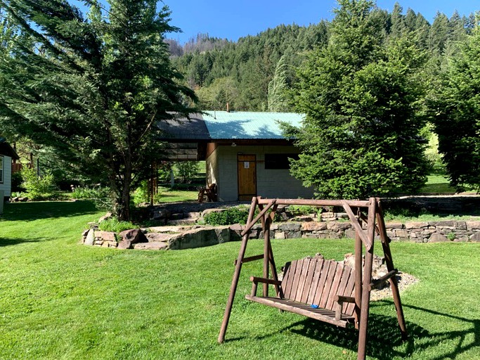 Tented Cabins (Idleyld Park, Oregon, United States)