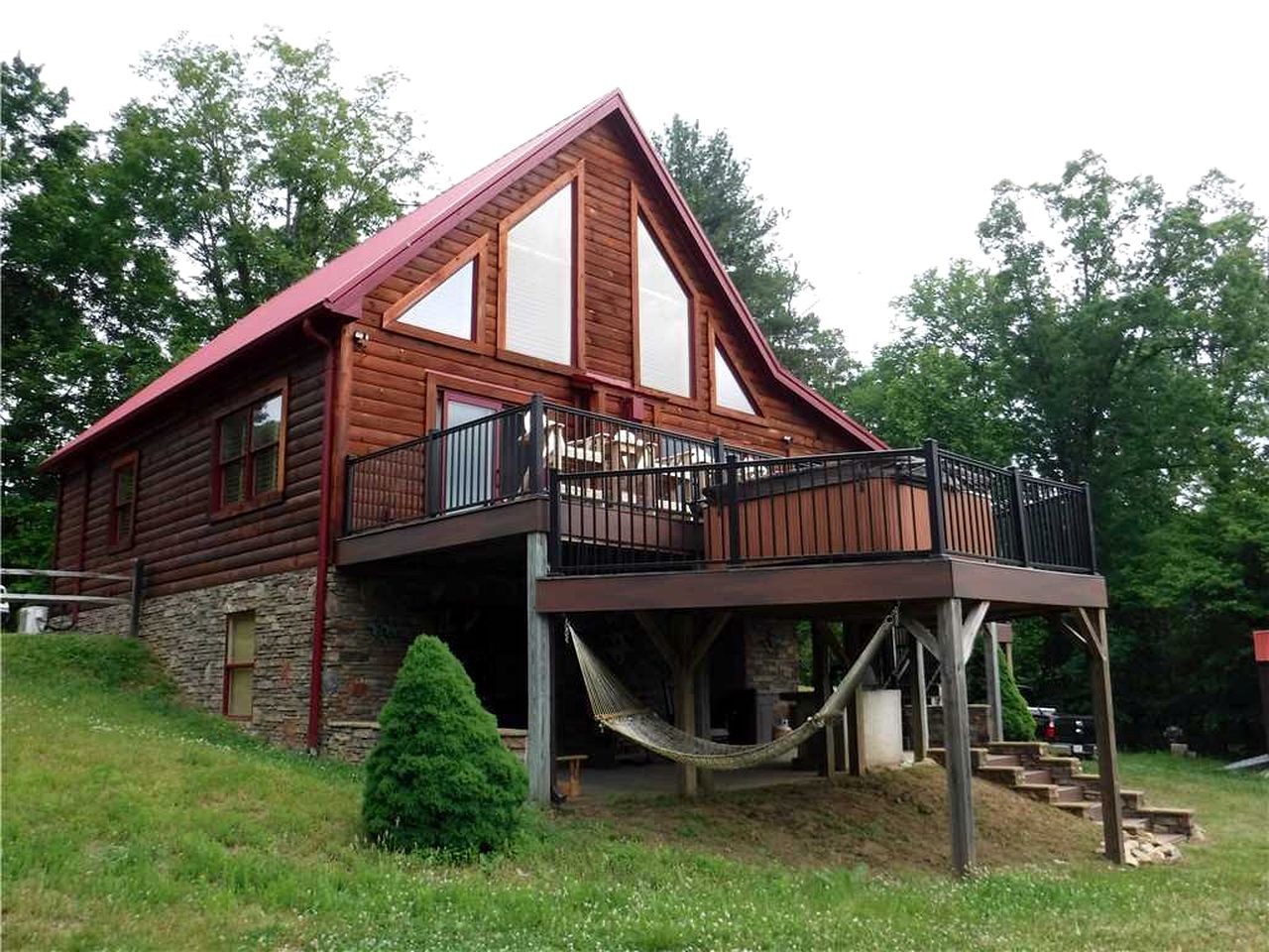 Cabin Ferguson, North Carolina Glamping Hub