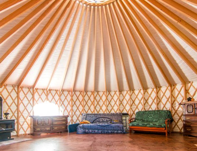 Yurts (Lac-Beauport, Quebec, Canada)