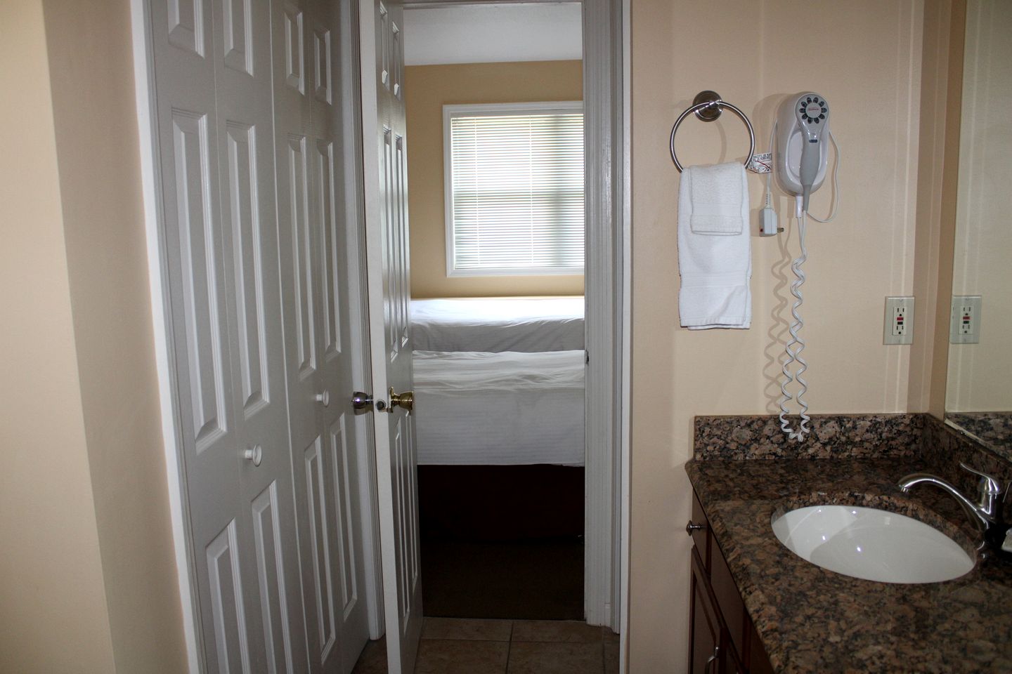Peaceful Retreat Suitable for Six People in NY