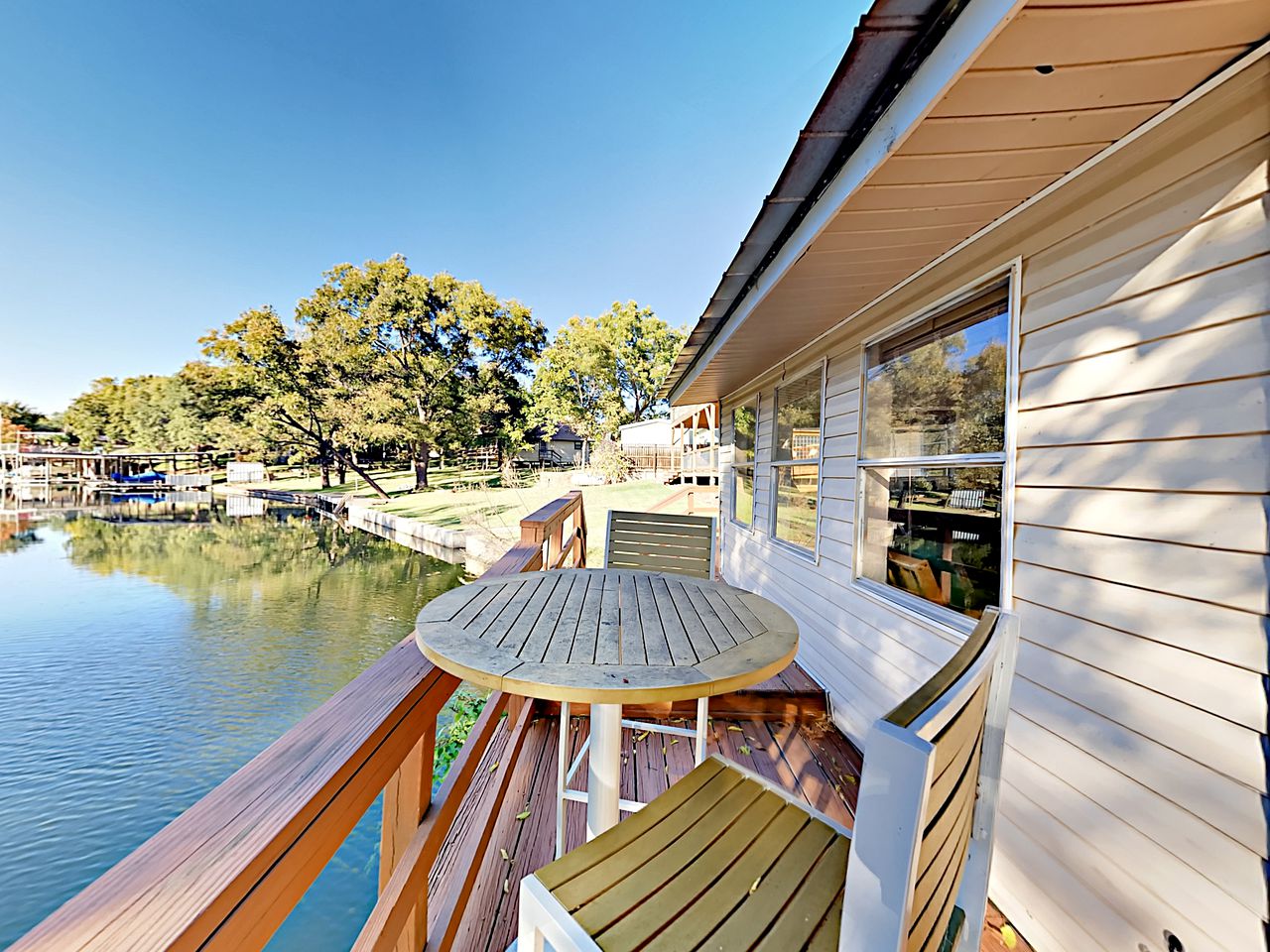 Pet-Friendly Lake Rental in Kingsland, Texas