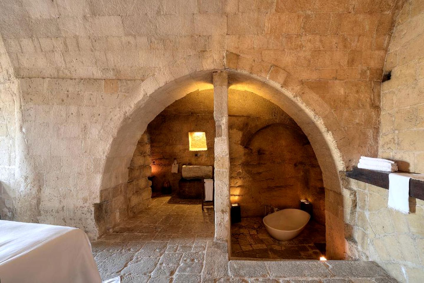 Unique Cave Rental with Deluxe Tub in Medieval Village of Basilicata Region