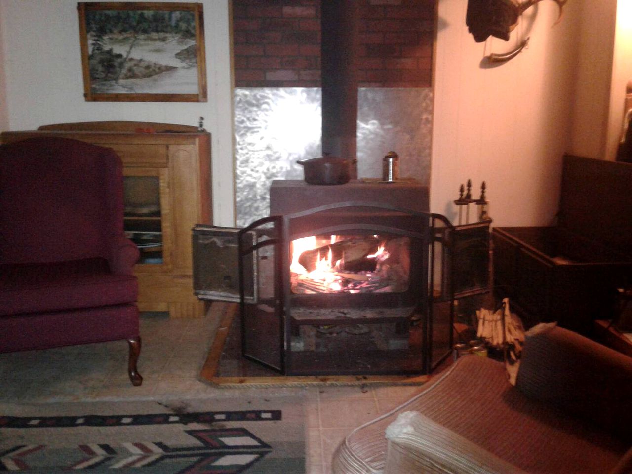 Spacious Cabin with Beachside Gazebo Ideal for an Ontario Holiday on Onaping Lake