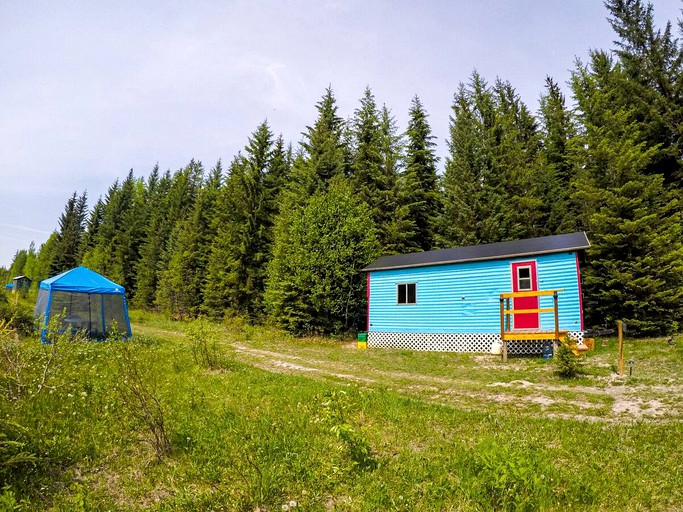 Tiny Houses (Golden, British Columbia, Canada)