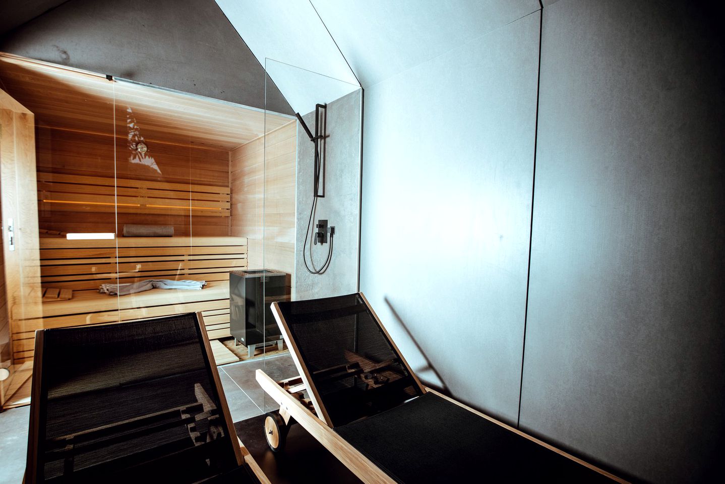 Luxurious Cabin Rental with a Hot Tub near Maribor for Glamping in Slovenia