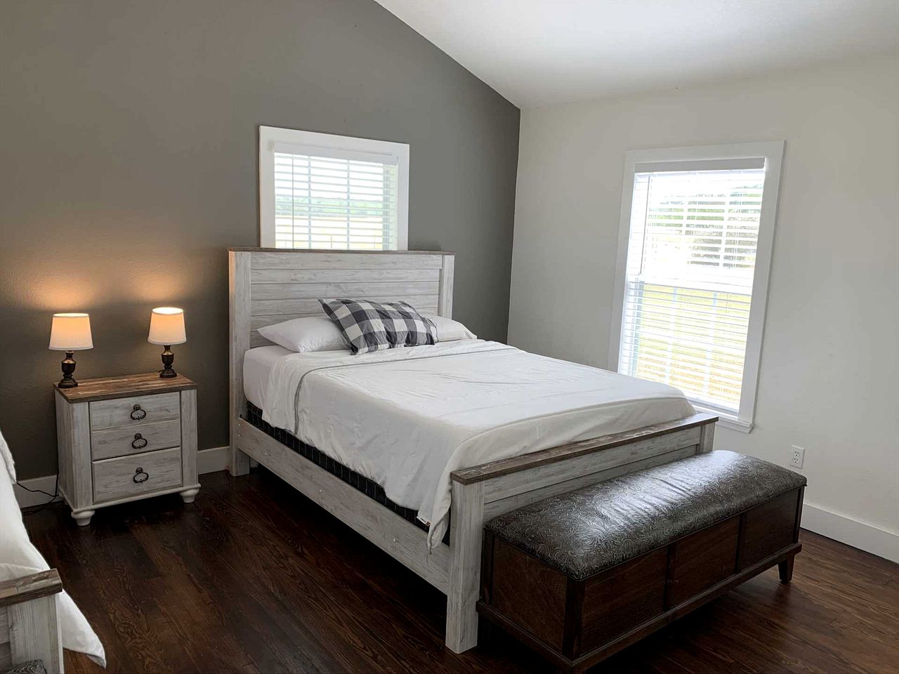 Mighty Oaks Retreat, Valdina Farms, D'Hanis, TX