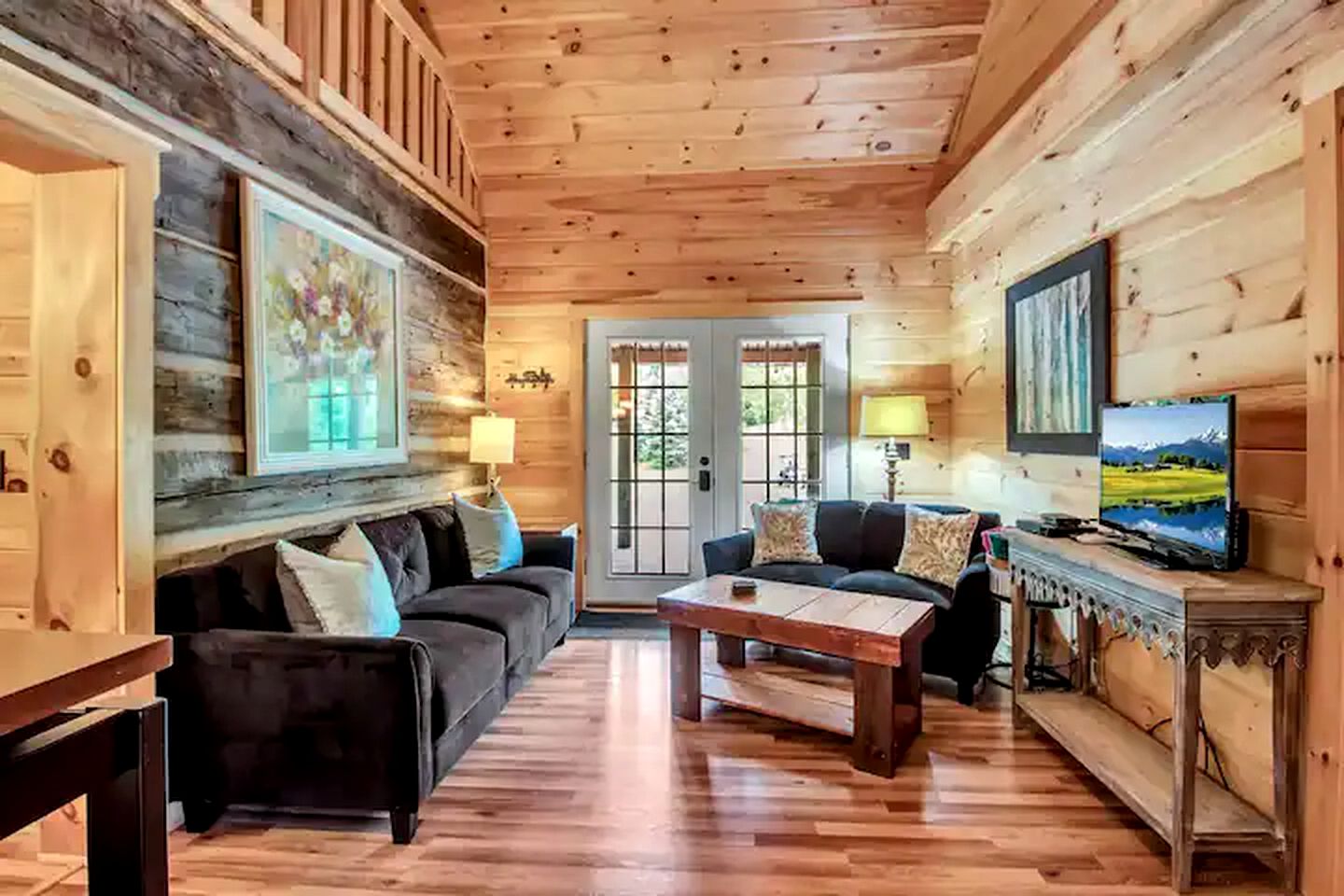 Tranquil Log Cabin Rental for a Relaxing Vacation in Upstate New York